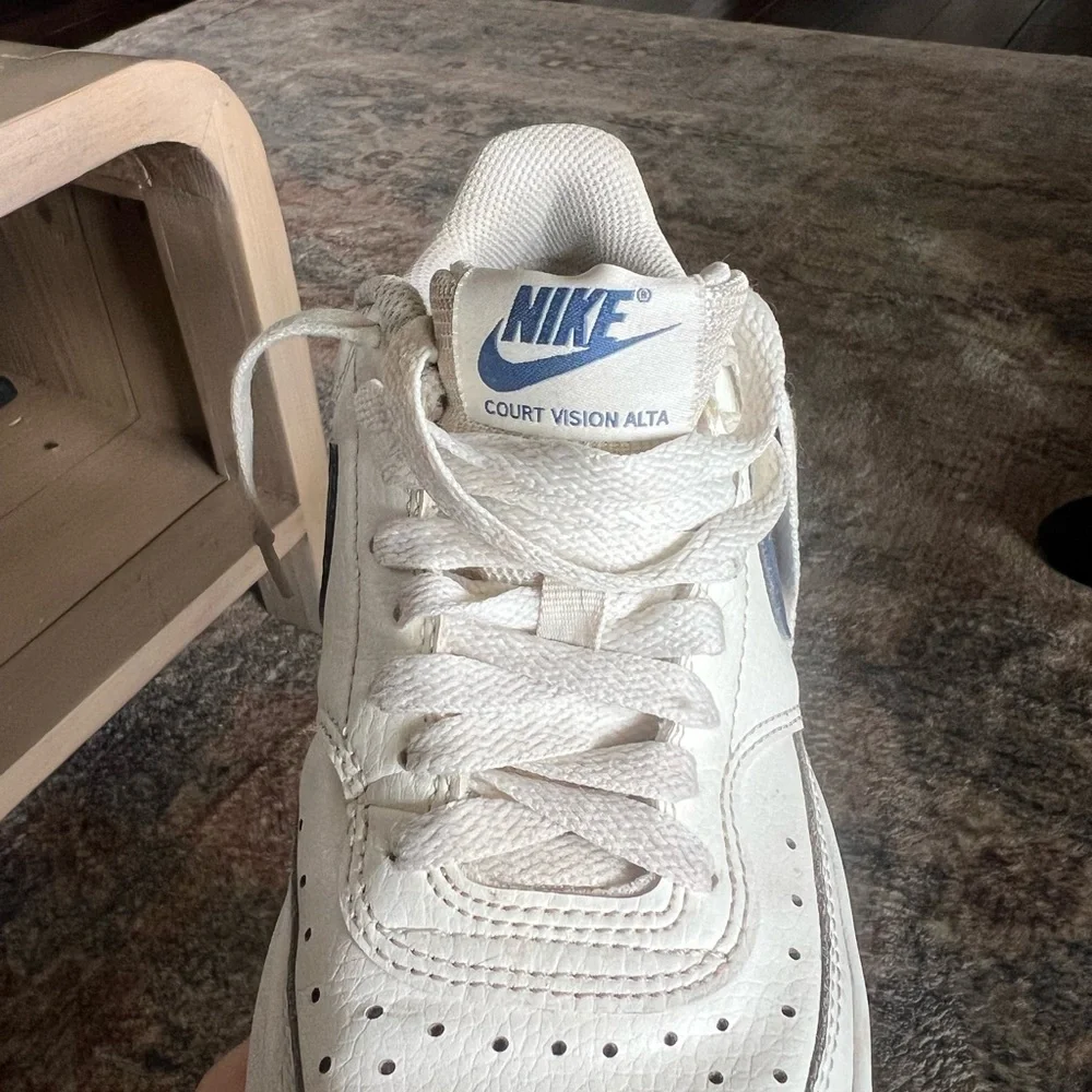 Nike Court Vision Alta Women’s Size 8
